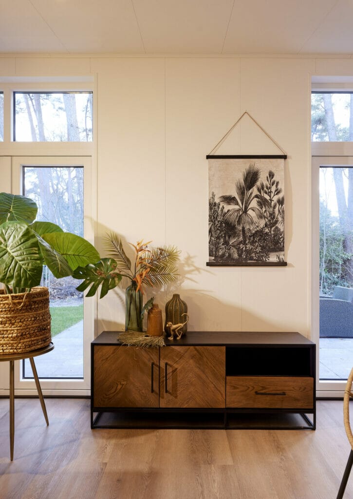 Wohnzimmer mit Holzboden