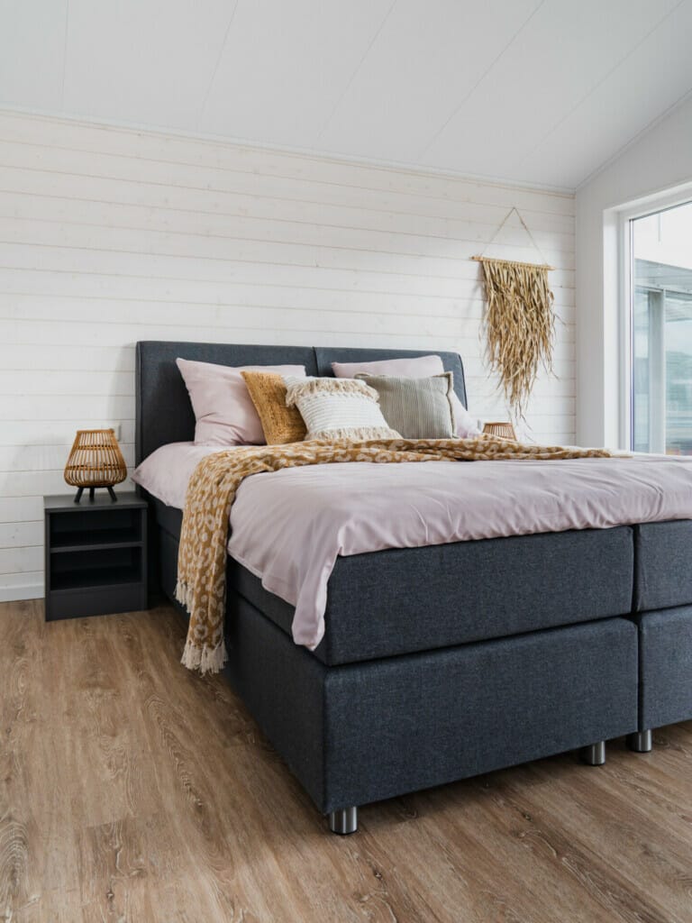 Kompaktes Mobilheim mit Boxspringbett