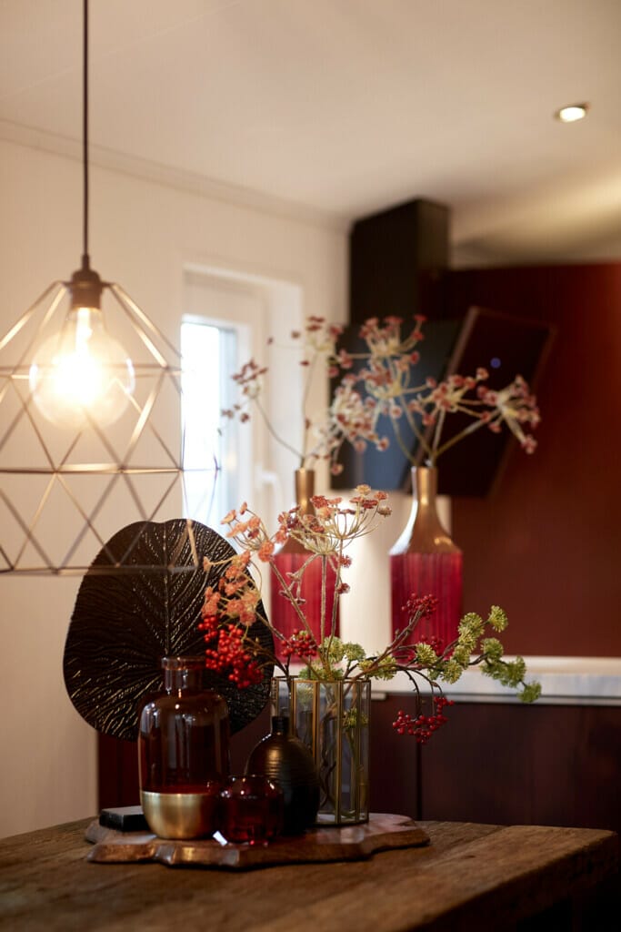 Rote Küchenfront ist das Highlicht des LACET Oregon