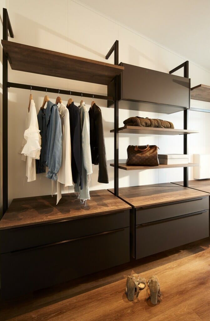 Mobilheim LACET Enzian mit begehbarem Kleiderschrank