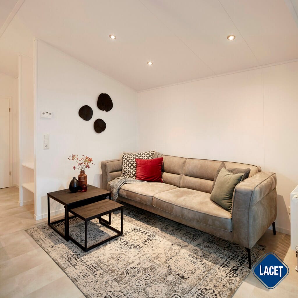 Sitzecke im Mobilhaus lädt zum Verweilen ein