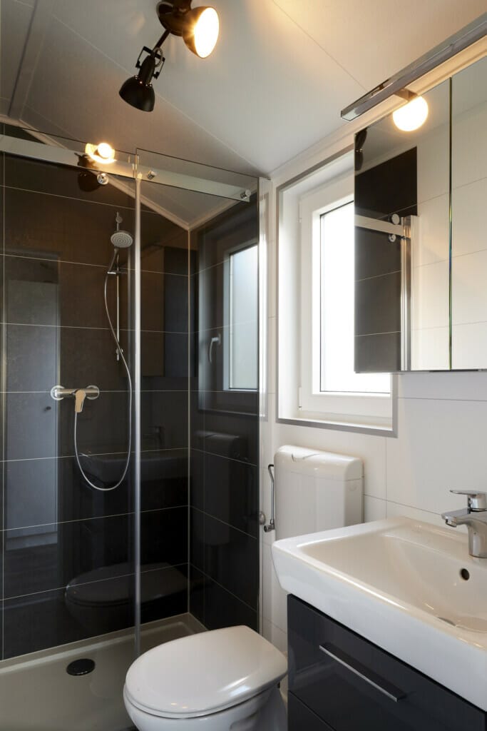 Badezimmer im Mobilheim LACET Nobel