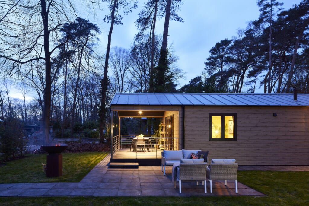 Chalet winterfest kaufen mit Holzfassade