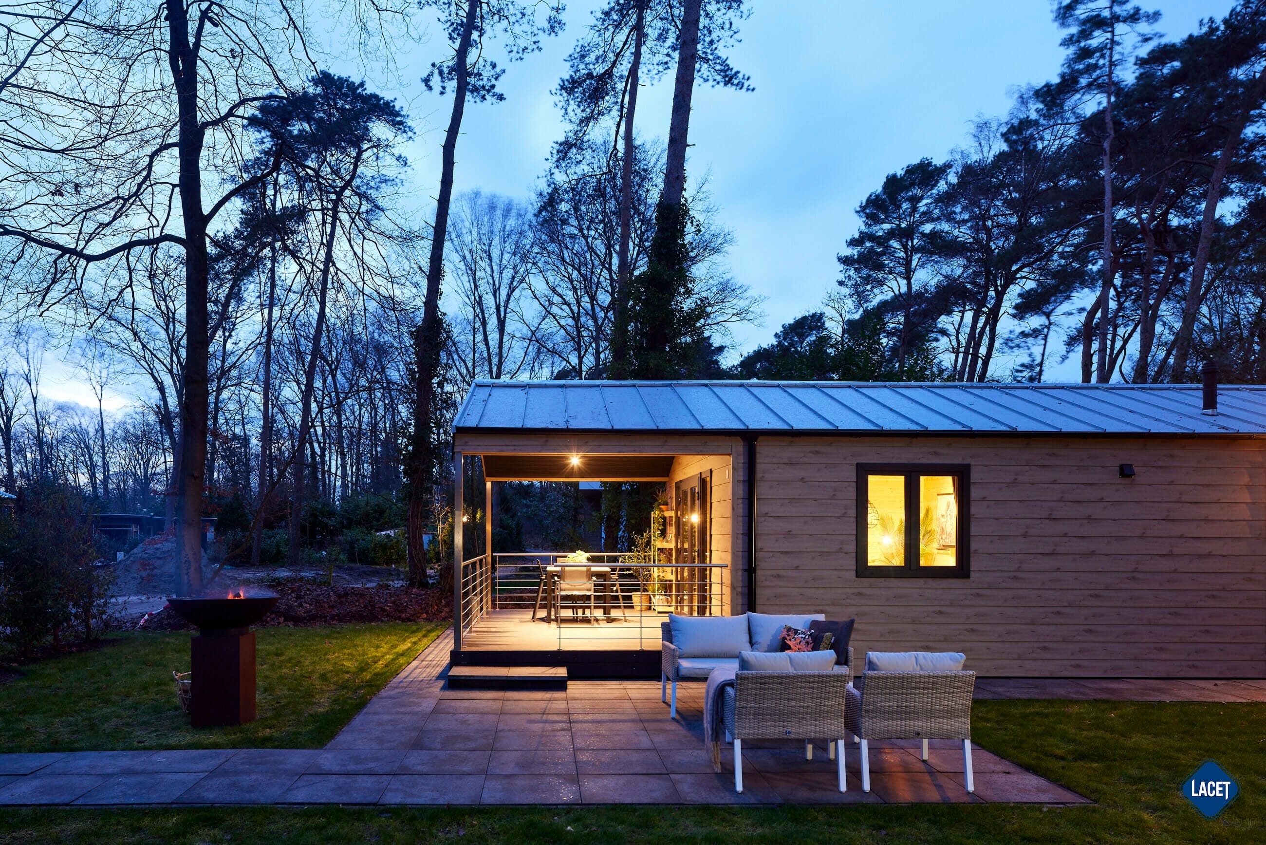 Chalet winterfest kaufen mit Holzfassade