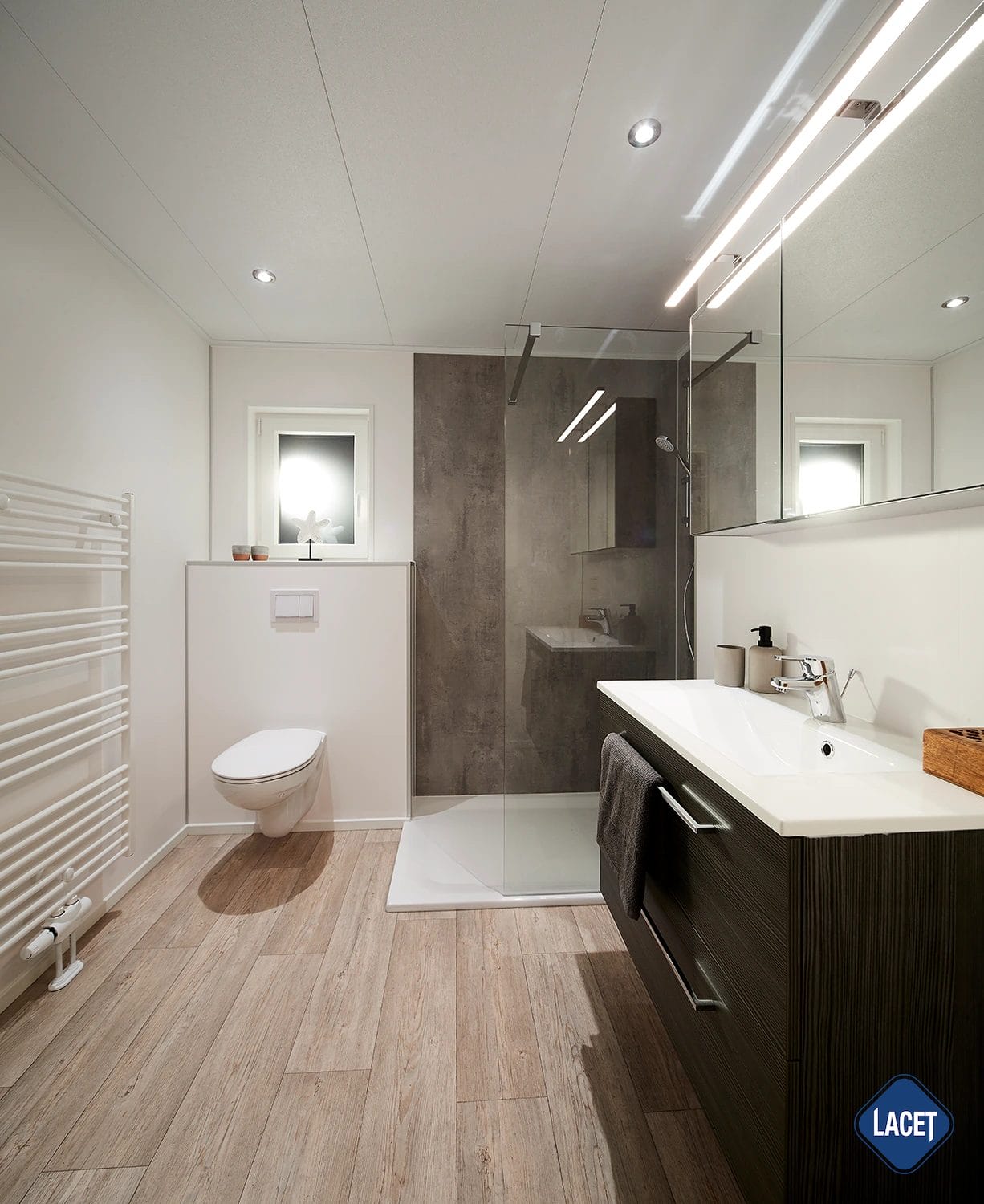 Großzügiges Badezimmer im LACET Madita