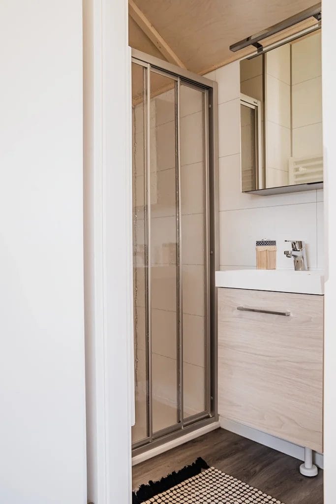 Kompaktes Badezimmer im Marlin Beach