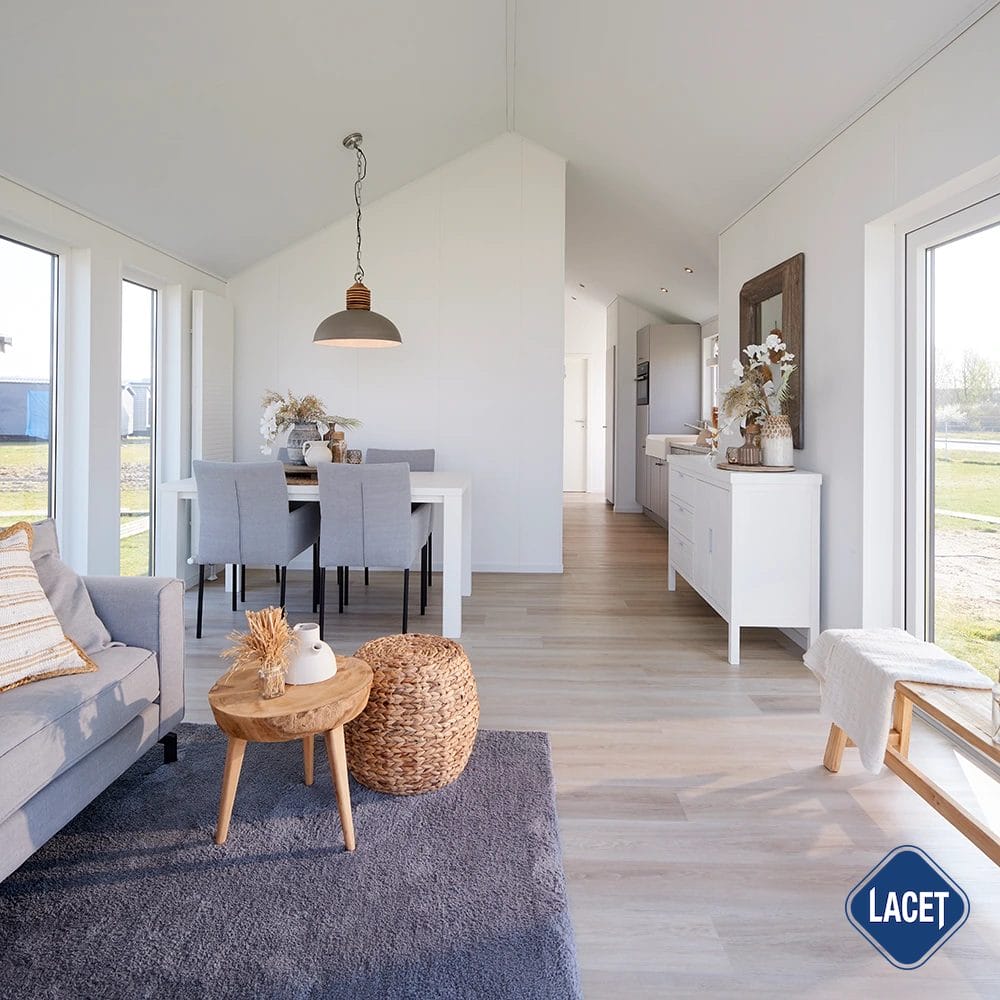 Exklusive Einrichtung eines modernen Chalets mit natürlichen Materialien