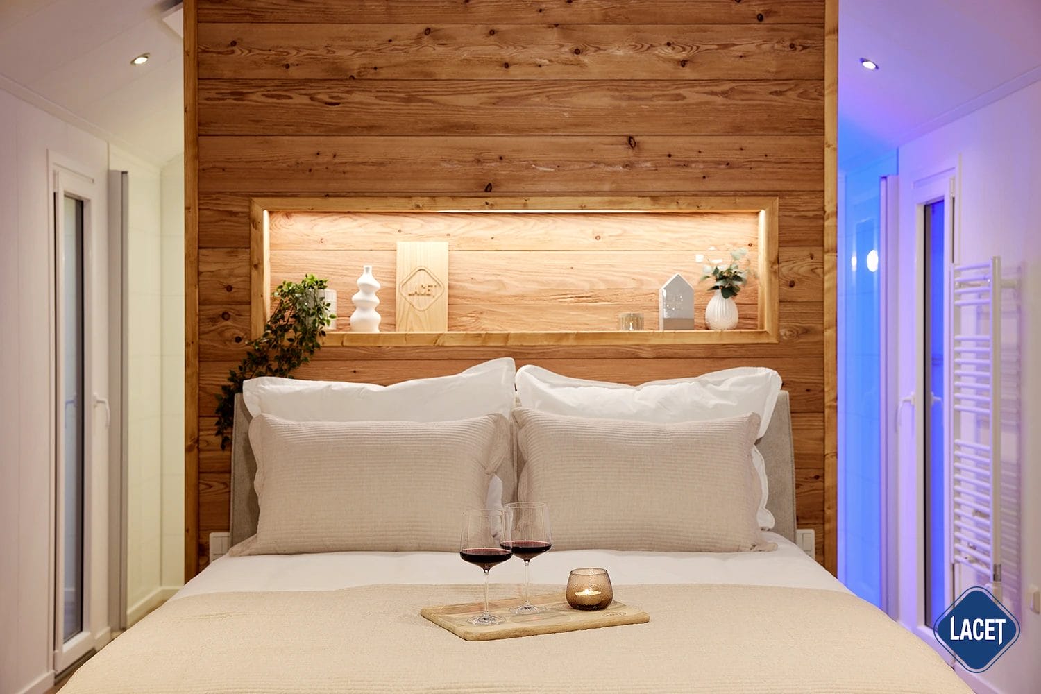 Holzelemente für gemütliches Ambiente im Mobilheim