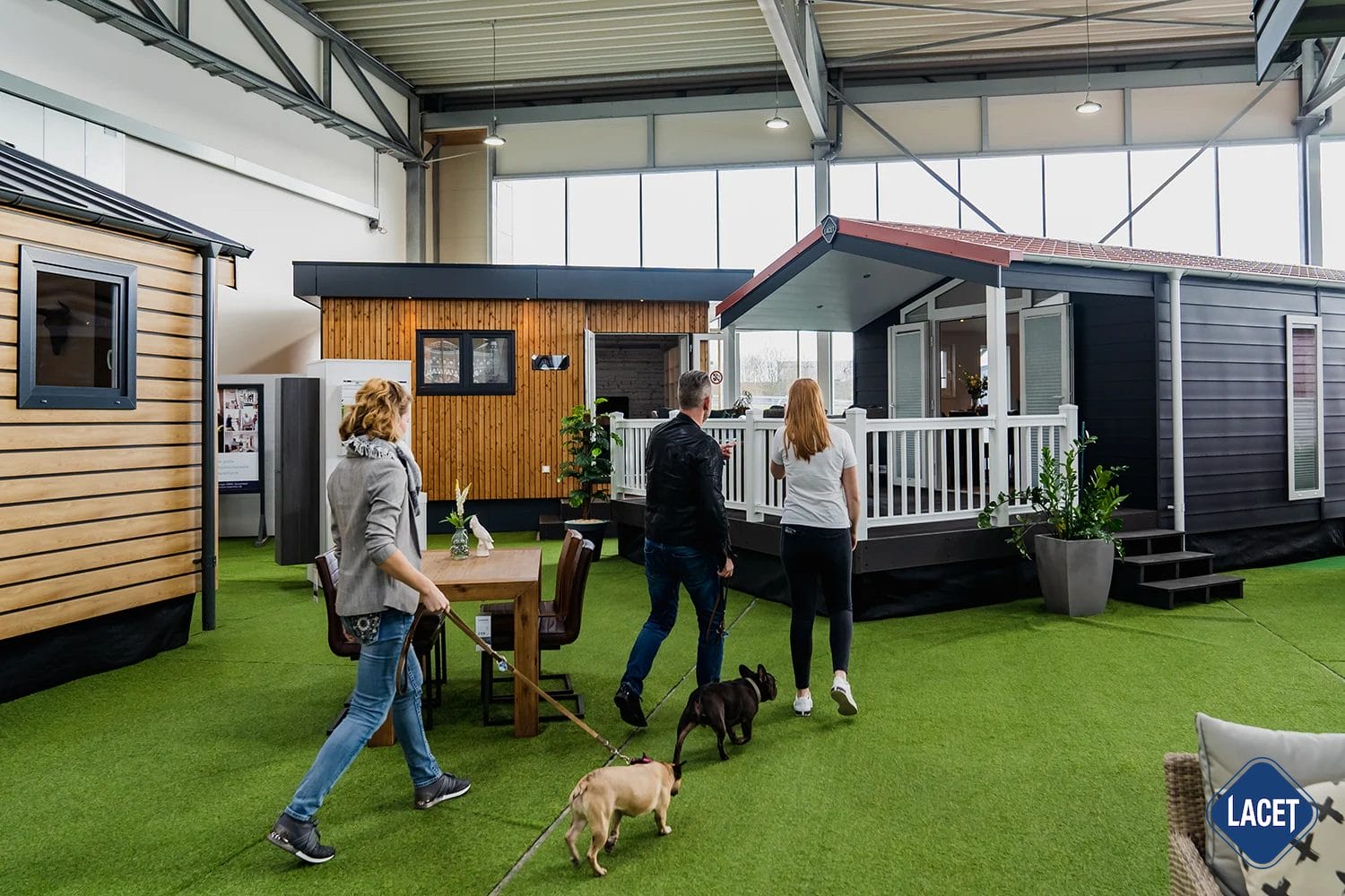 LACET Ausstellung: Hunde sind erlaubt