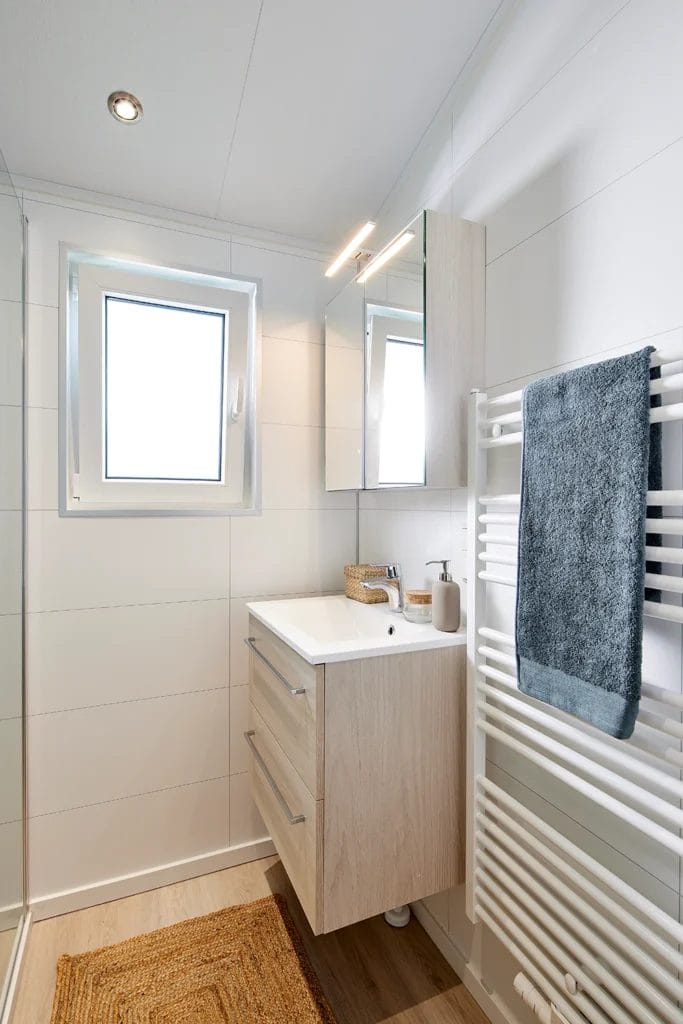 Modernes Badezimmer im LACET Oregon