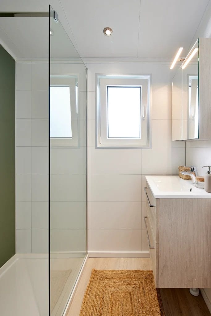 Mobilheim Oregon mit Dusche im Badezimmer