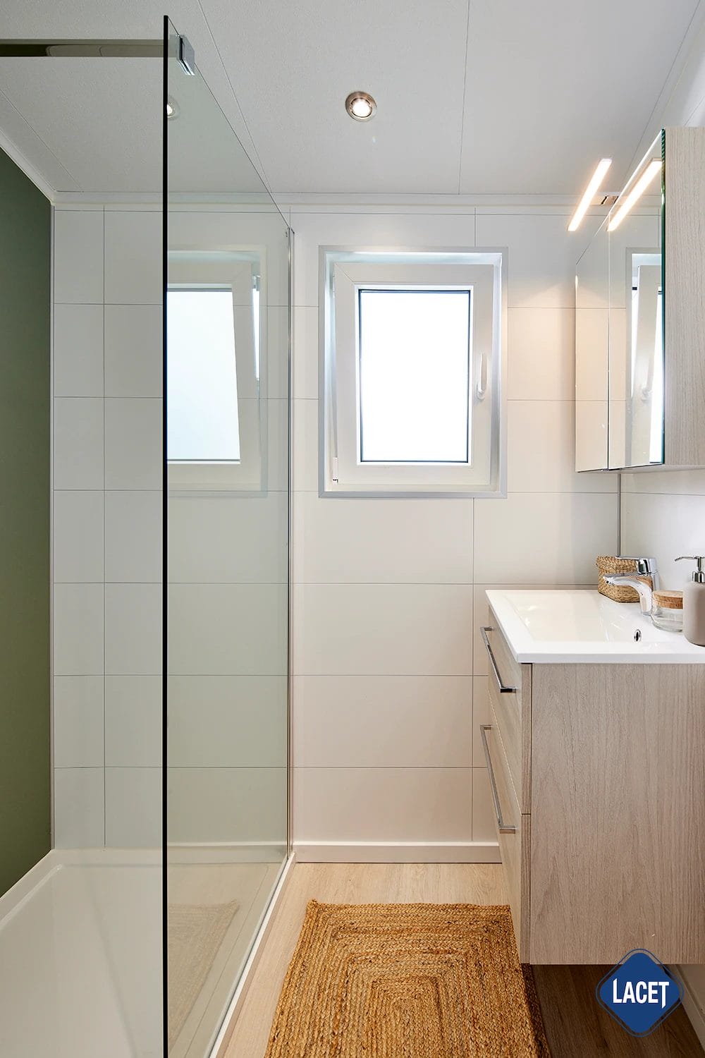 Mobilheim Oregon mit Dusche im Badezimmer