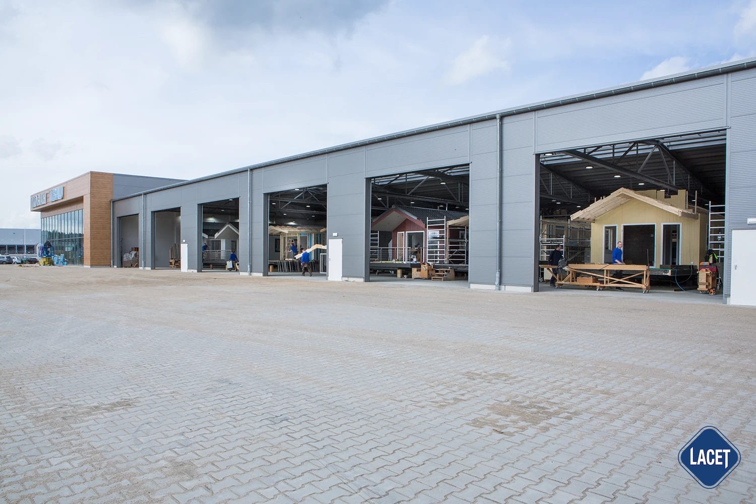 Produktionshalle von LACET Niederrhein, einem Mobilheimhersteller